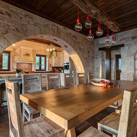 Amara Private Estate * Anafonítria